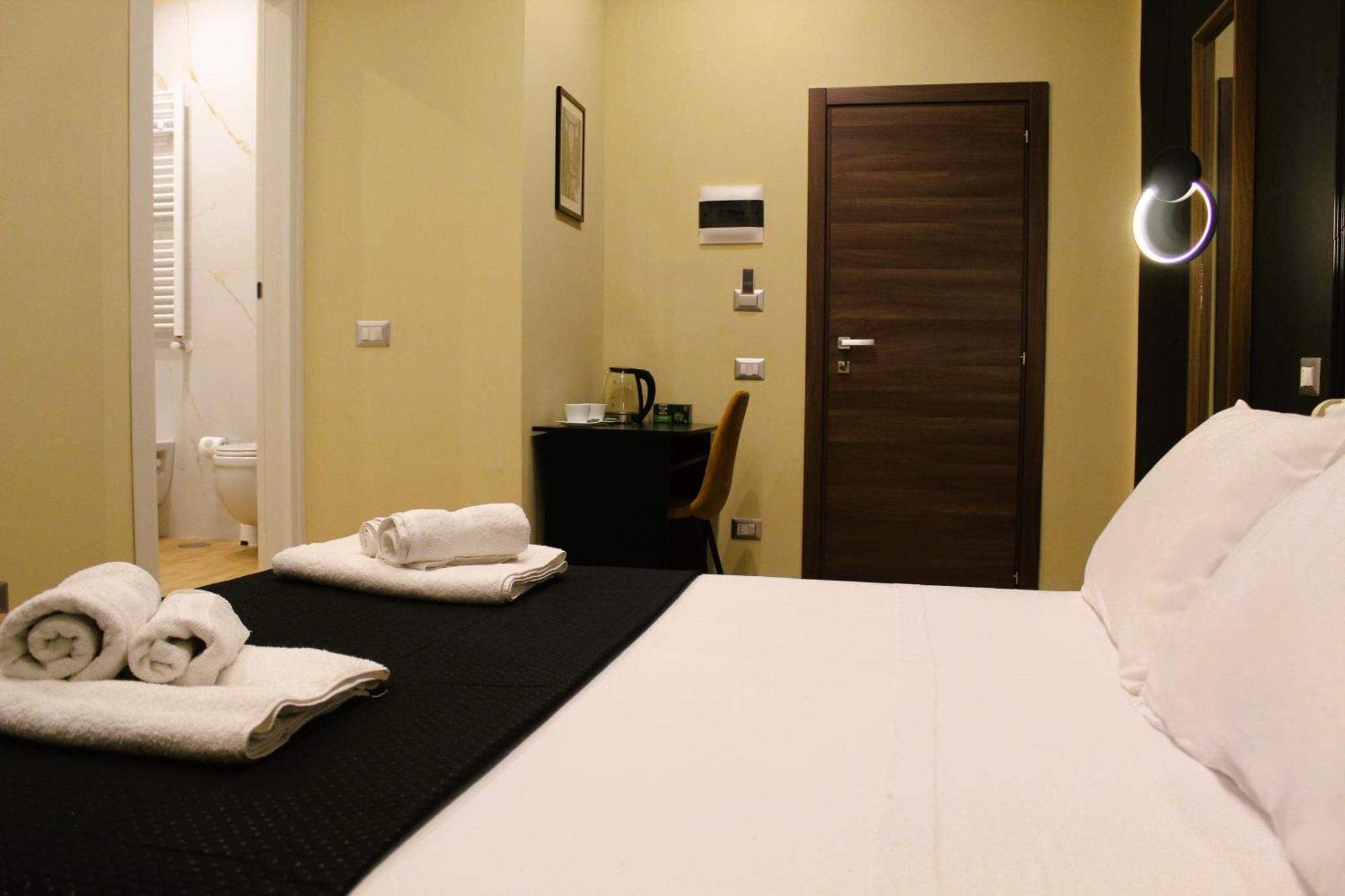 Blackwoody Contemporary - Centro Storico Via Toledo Affittacamere *