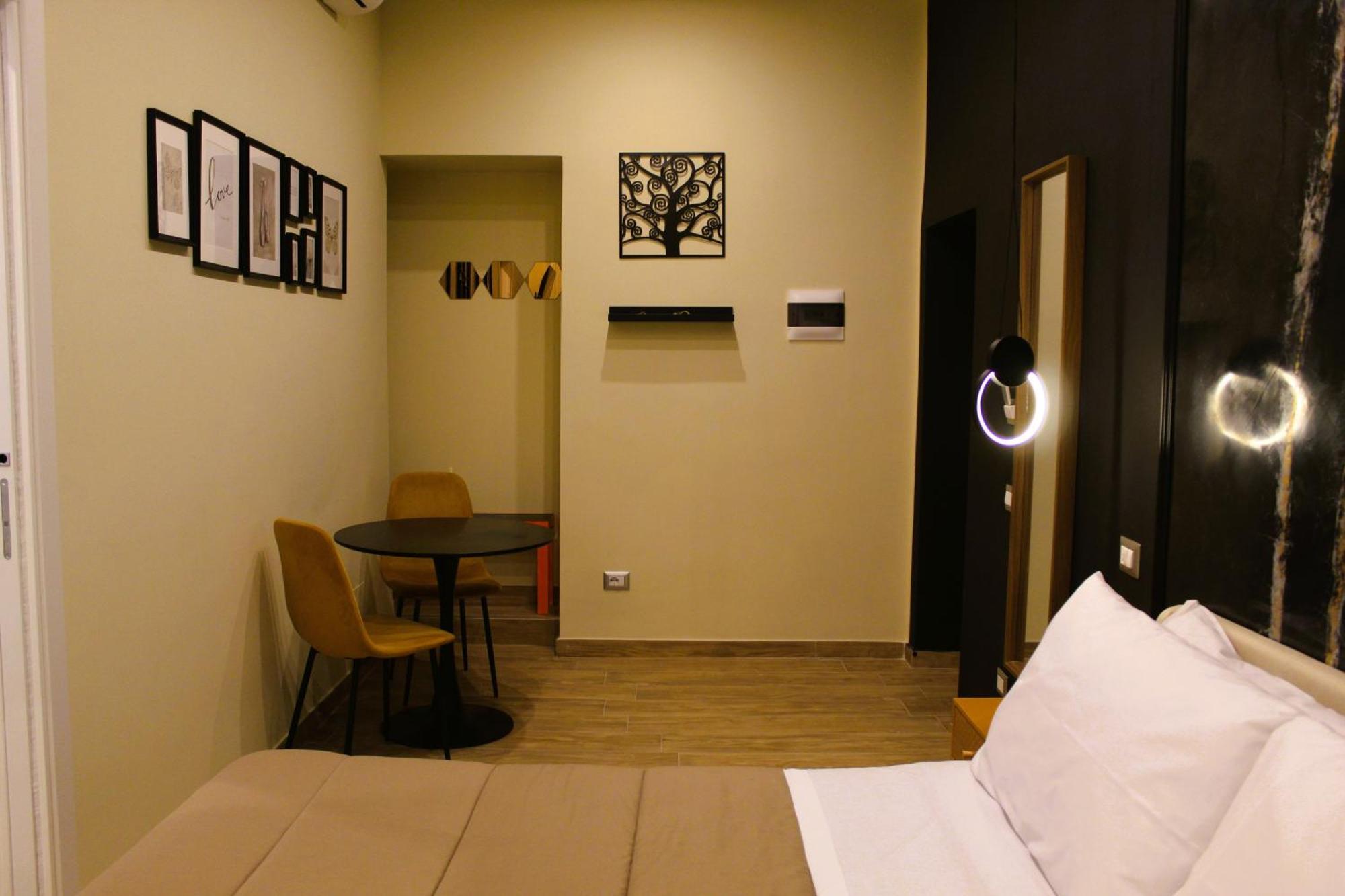 Affittacamere Blackwoody Contemporary - Centro Storico Via Toledo Napoli